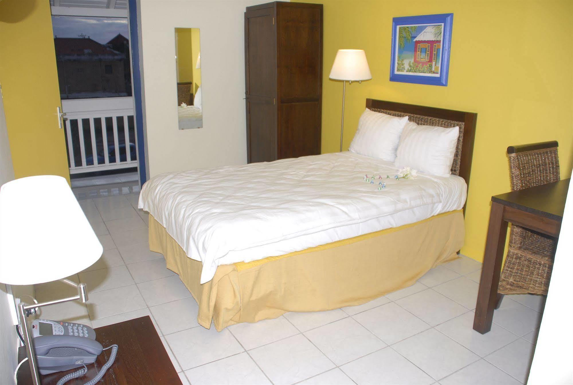Academy Hotel Curacao Willemstad Exterior foto