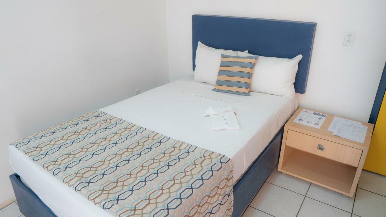 Academy Hotel Curacao Willemstad Exterior foto